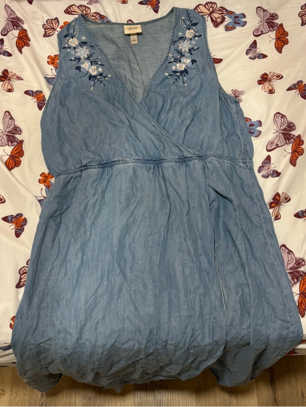 Knox Rose Light Blue Embroidered Chambray Midi Dress